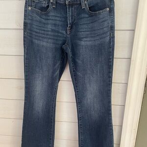 Lucky Brand sweet midrise boot cut women’s size 6 dark wash Jean